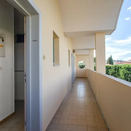 Vue Mer: Retreat With Pool Antibes