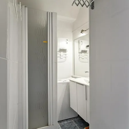Vue Mer: Retreat With Pool Apartment Antibes