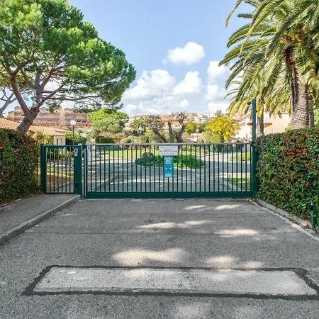 Vue Mer: Retreat With Pool * Antibes